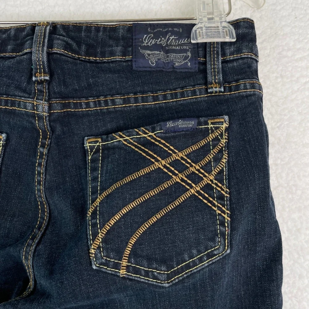 Levi Strauss Signature Womens Juniors 7 Dark Wash Low Rise Slim Bootcut Jeans